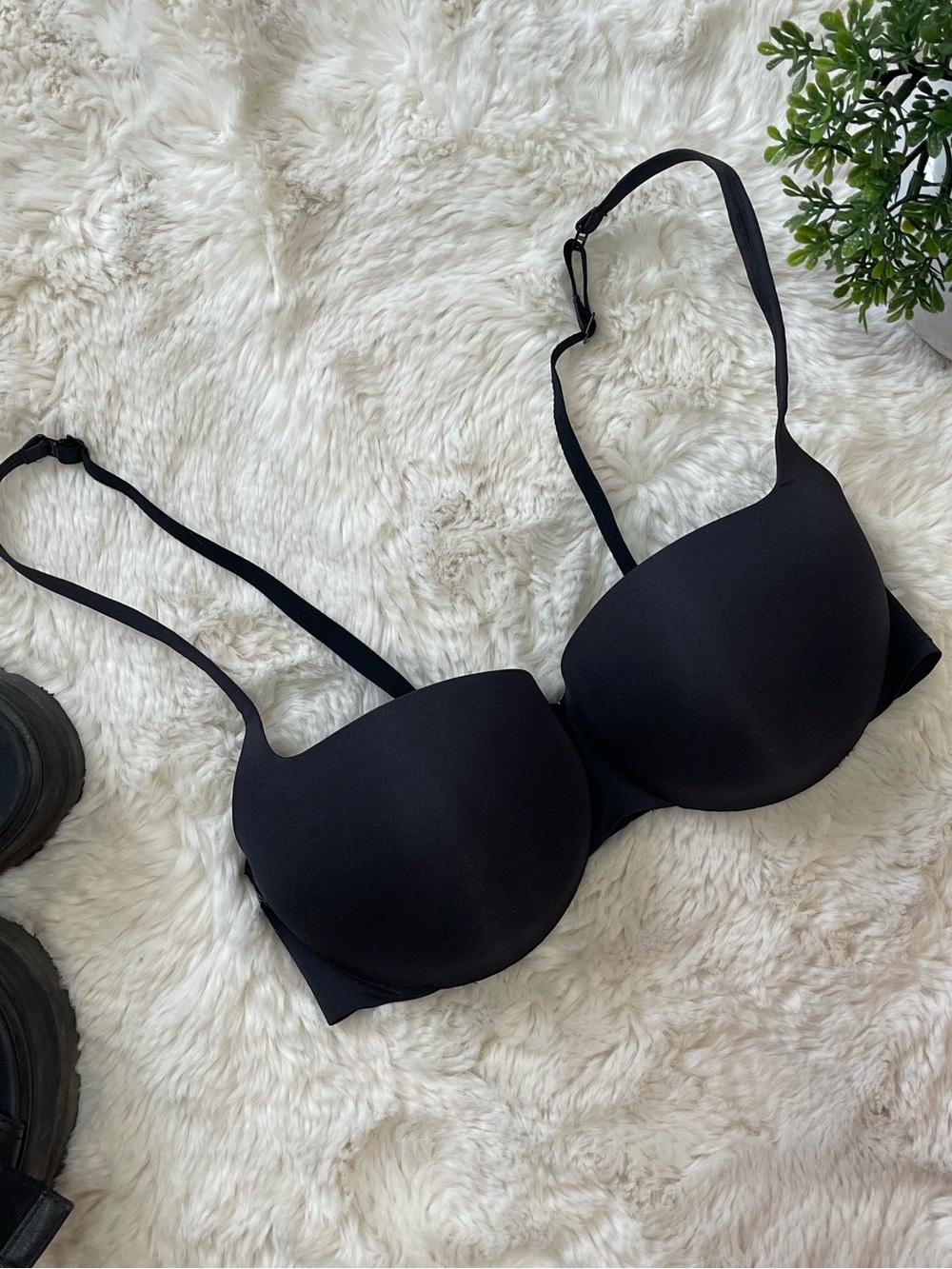 SKIMS Black Smooth Molded Cup Bra